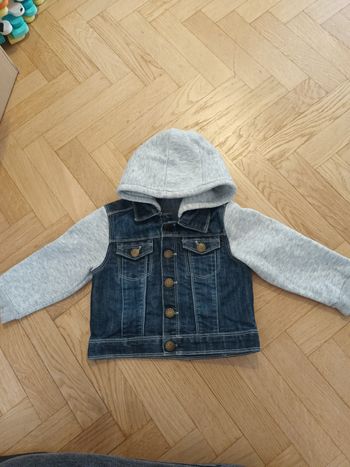 Veste en jean manche sweat.