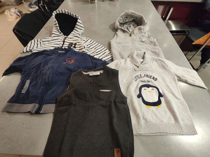 Lot de 5 hauts enfant garçon – Taille 18 mois