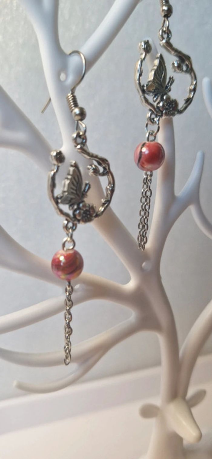 Boucles d’oreilles papillon perle rouge – Fait main - photo numéro 5