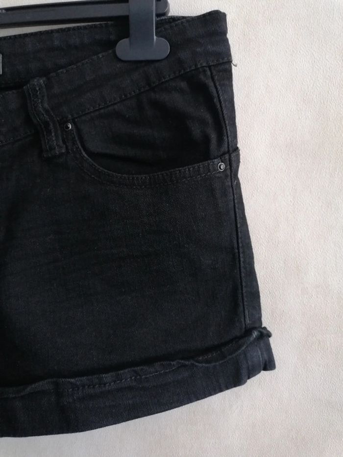 Short jeans noir, 40 - photo numéro 2