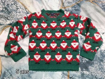 Pull Noël vert motifs père Noël 5 ans