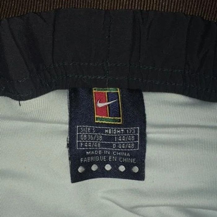 Pantacourt de sport Nike pour femme taille 38 - photo numéro 2
