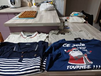 4 tee shirts hommes Taille L