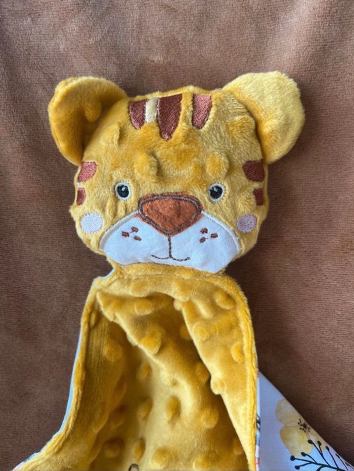 Doudou tigre brodé neuf - photo numéro 9