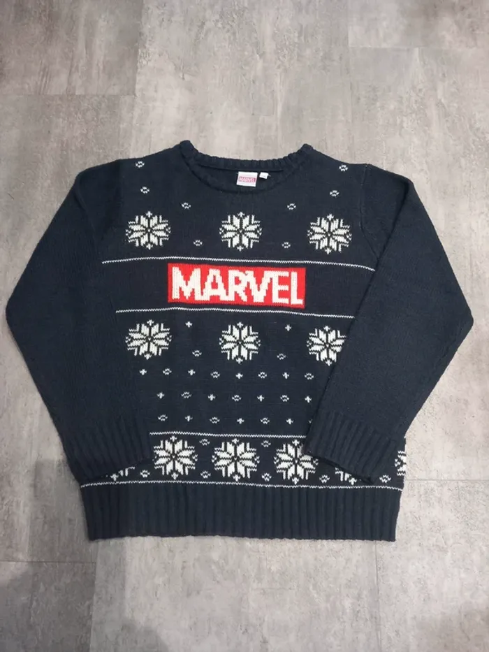 Pull garçon Marvel 8 ans.
