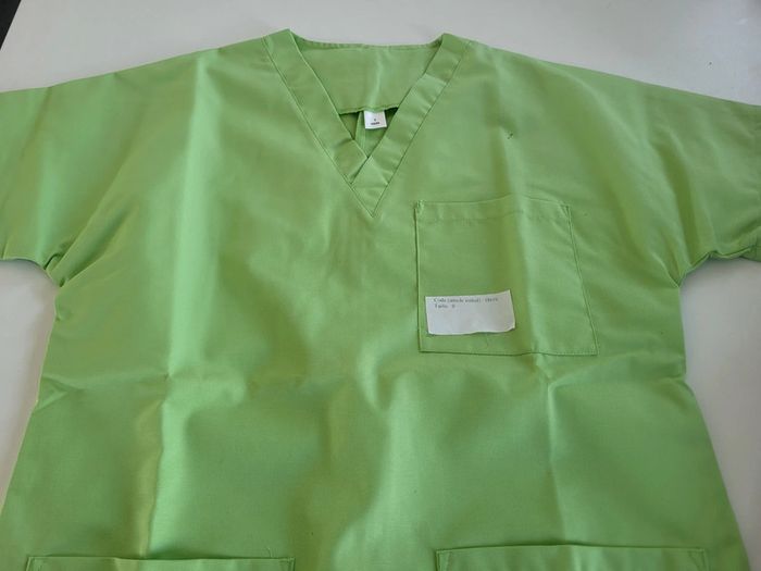 Blouse médicale + pantalon pour infirmière aide soignant en S neuf 🏷 - photo numéro 3