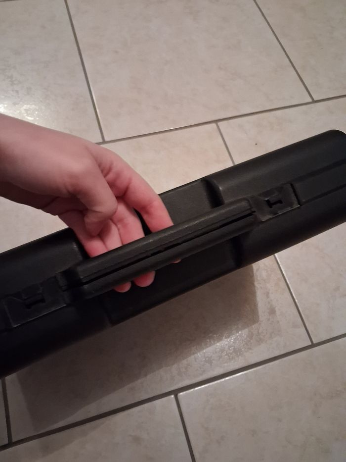 Malette noire - photo numéro 5