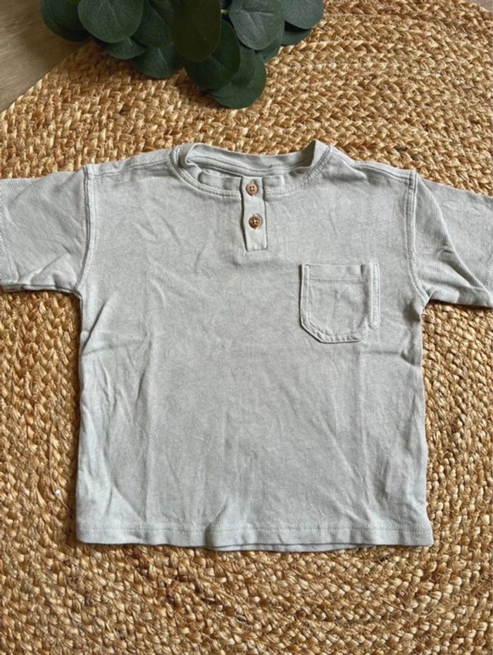 Lot 2 Tee-shirts Zara 12-18m - photo numéro 2