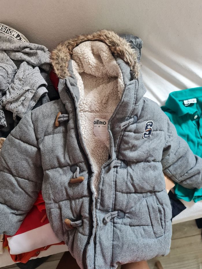 A vendre vêtements garçon 9 mois, 12 mois, 18 mois, 24 mois,36 mois et 4 ans - photo numéro 3