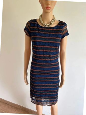 Robe bleue marine et orange en dentelle à manches courtes LolaLiza taille 38 jamais portée