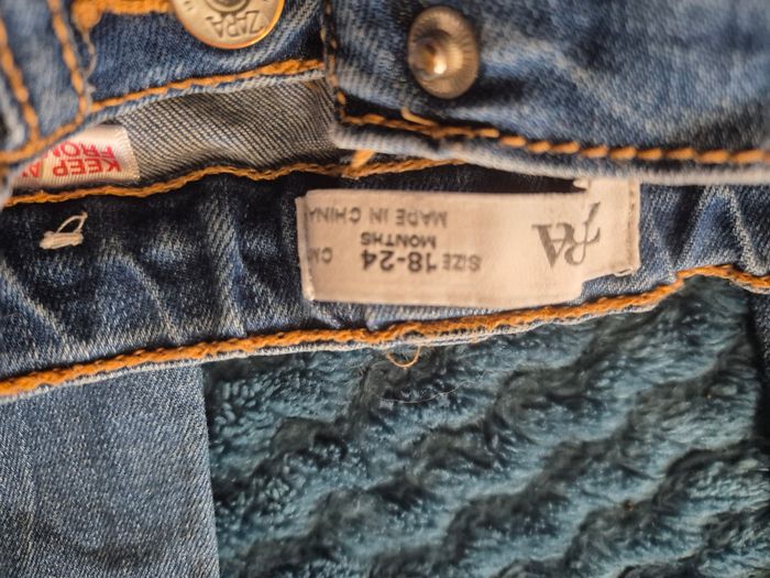 Jeans bébé fille taille 18-24mois, taille réglable - photo numéro 3