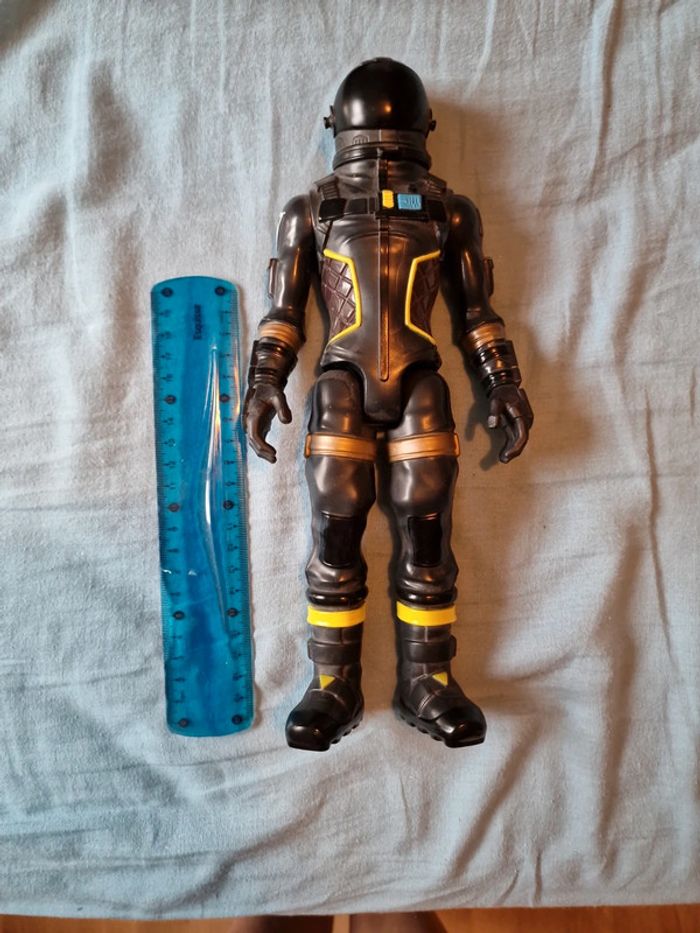 Figurine Dark Voyager Fortnite - photo numéro 2
