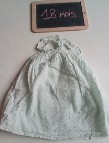 Robe taille 18 mois en très bon état