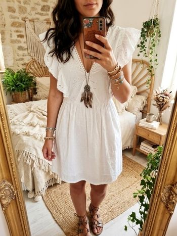 Splendide robe en coton aérien bohème neuve broderies anglaises & effet volanté