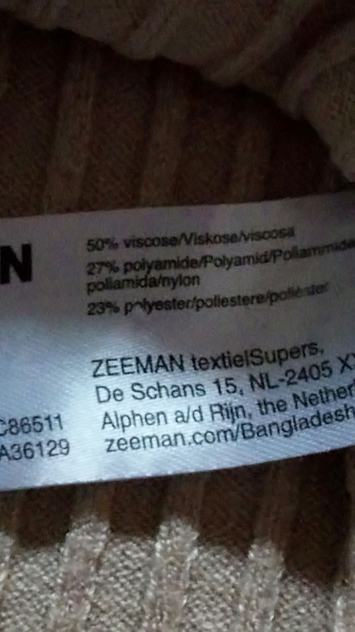 Pull léger col roulé - photo numéro 4