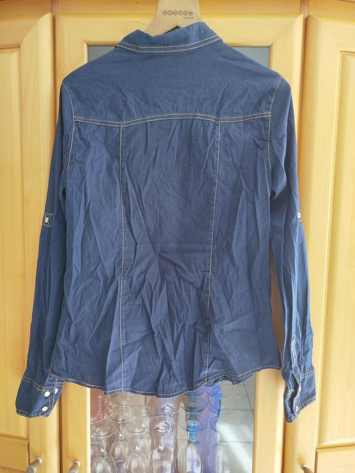 Chemise en jean bleu brut 
Taille M Jennyfer - photo numéro 4