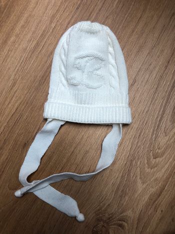 Bonnet blanc bébé