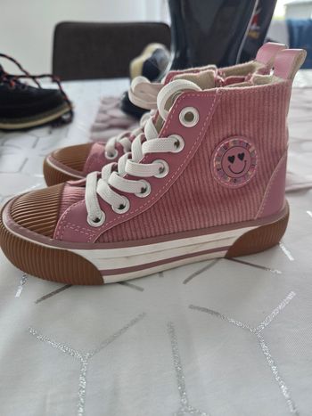 Chaussures neuves taille 24