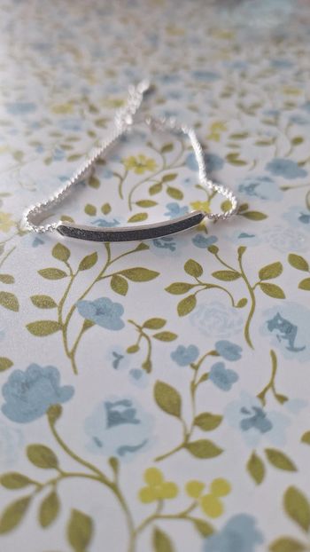 Bracelet chic argenté et noir pailleté