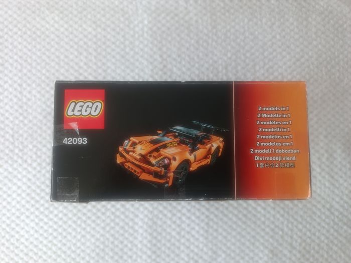 Légo Technic Chevrolet Corvette ZR1 - 42093 complet - photo numéro 3