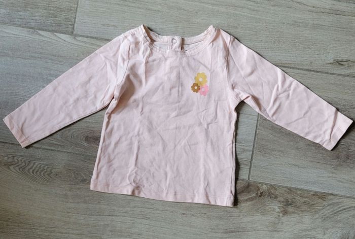 Lot de 2 t-shirts manches longues fleuris taille 18 mois - photo numéro 2