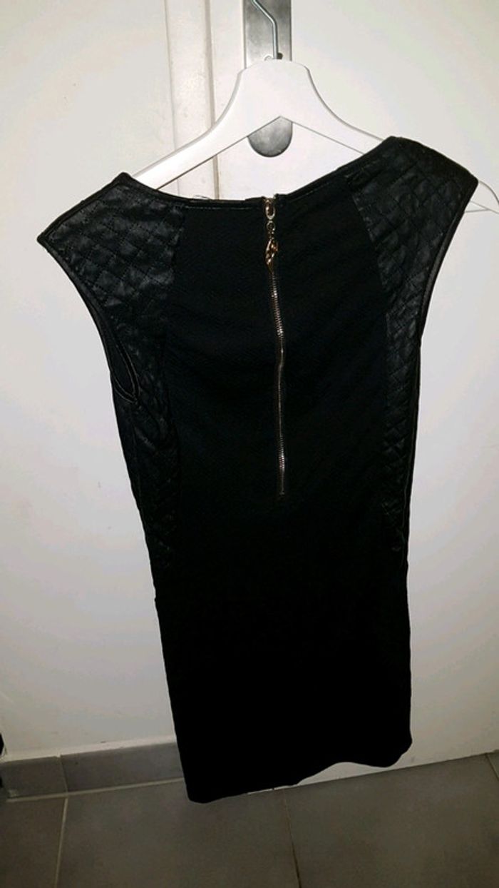 Robe noire - photo numéro 3