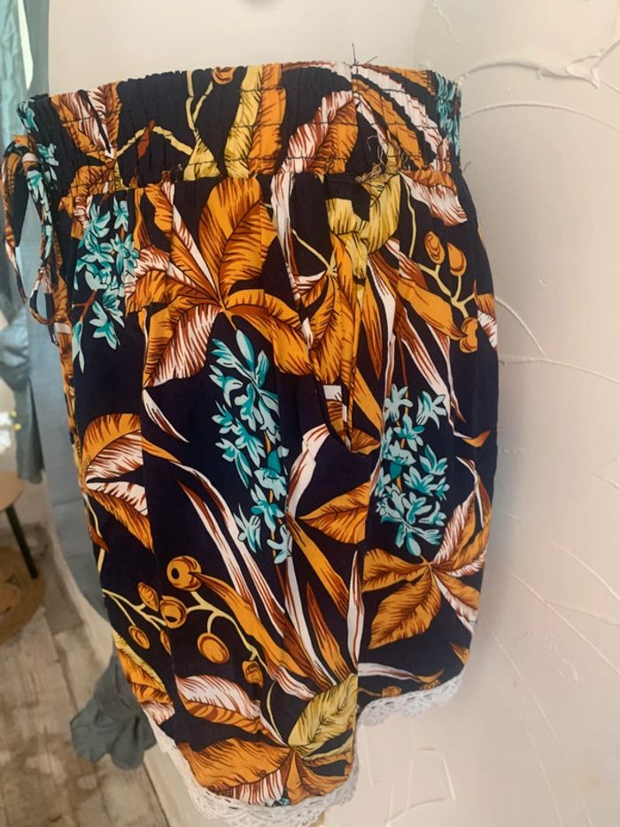 Short fluide fleurie taille M-L - photo numéro 4