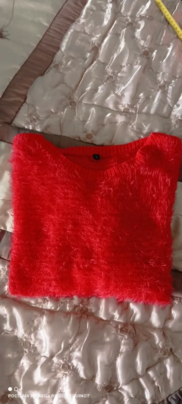 Pull rouge T3