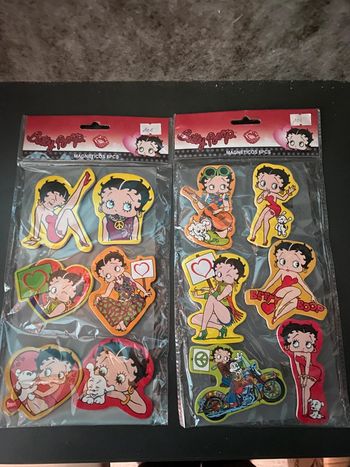 Pas d envoie avec homerr lot 12 magnet aimant Betty bop 2010