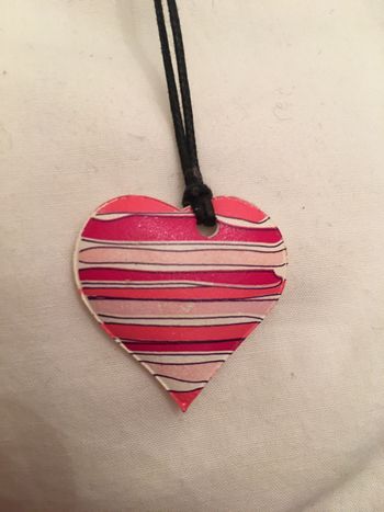 Collier rayé rose