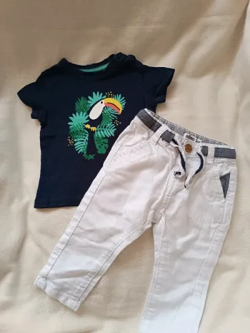 🎀 très jolie ensemble Gémo taille 6 mois pantalon blanc léger et t-shirt bleu marine 🎀