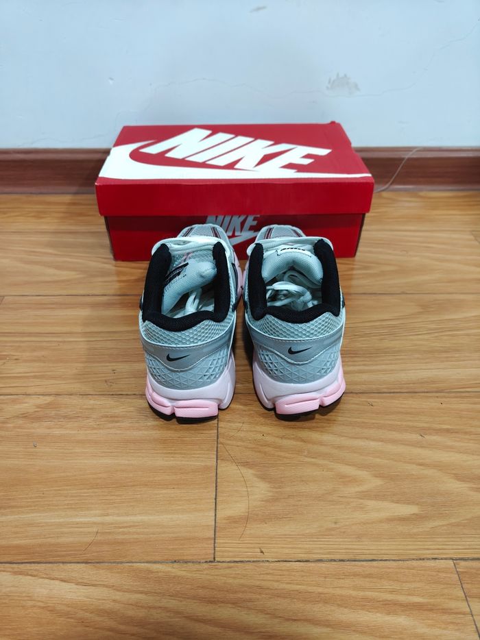Nike Zoom Vomero 5 Photon Mousse Rose Poussière Taille 40 - photo numéro 2