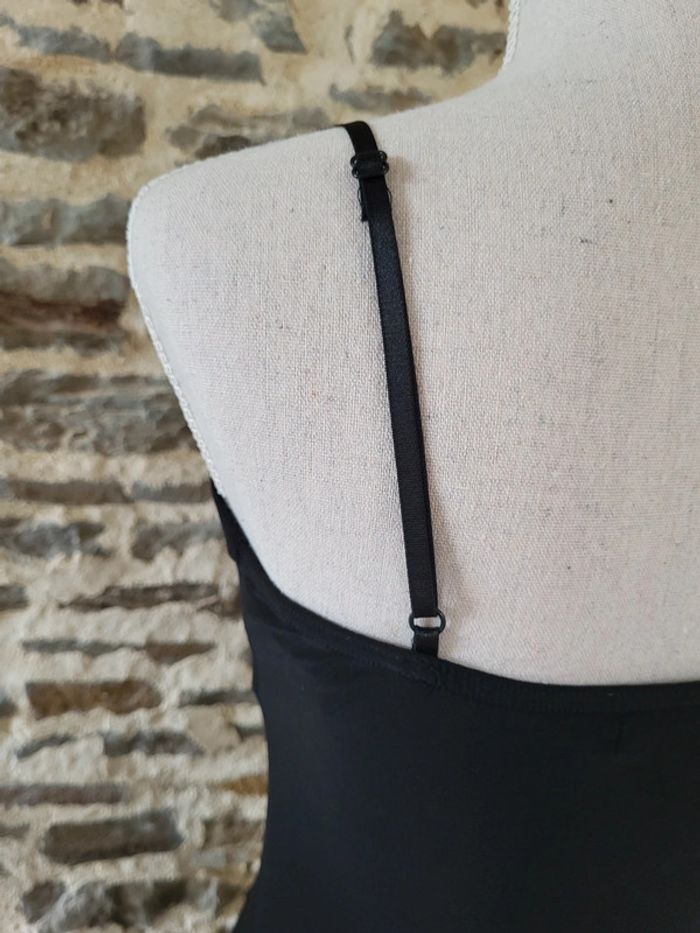 Robe noire moulante détails perles dorées Jaune Rouge Taille S ou 36 - photo numéro 7
