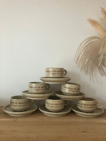 Ensemble de 6 soucoupes et tasses-Marquis de Montesquiou