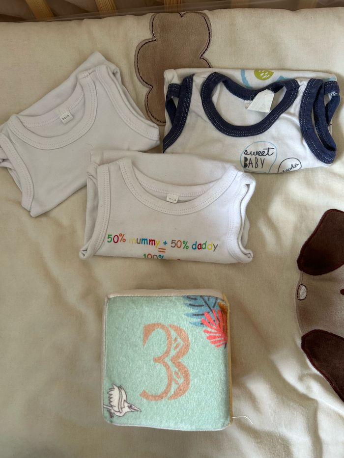 3️⃣ Lot de bodies débardeur : Taille 3