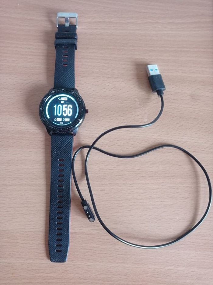 Montre connectée + chargeur