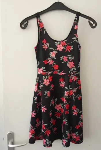 Robe femme ⭐ très bon état ⭐ Taille 34 ⭐ H&M