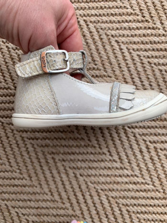 Sandales fille taille 19 - photo numéro 3