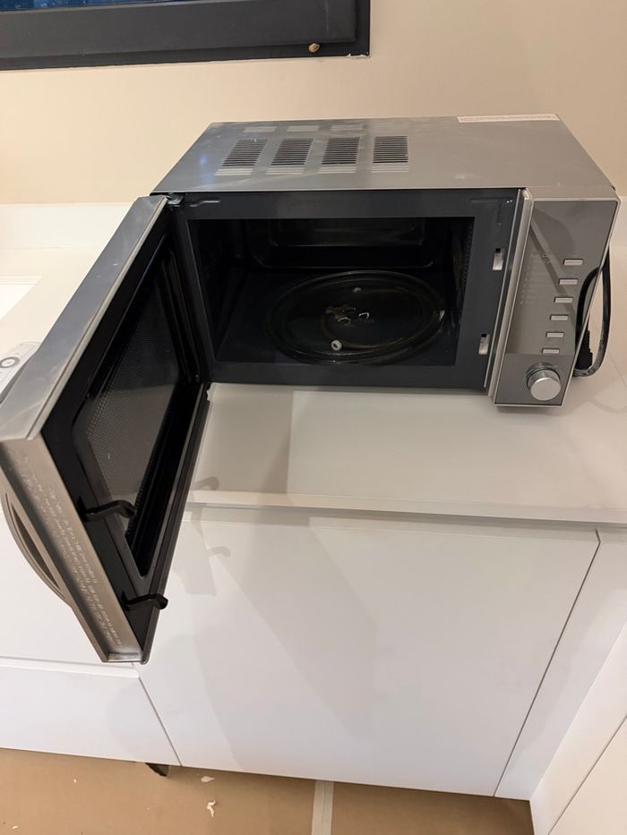 Micro onde h Koenig - photo numéro 2