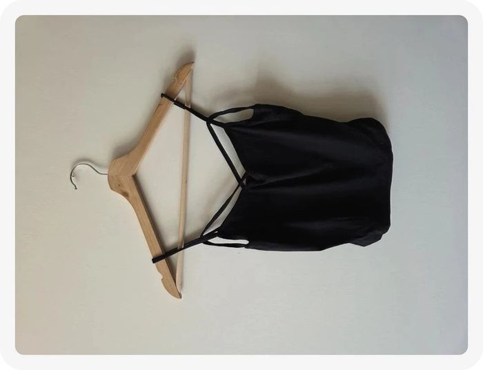 tops court noir taille S - photo numéro 3