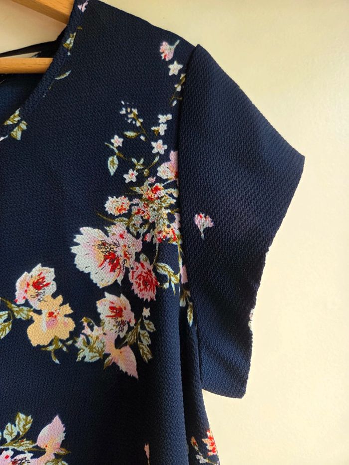 Blouse fluide fleuries only taille M - col rond - imprimé floral - photo numéro 2