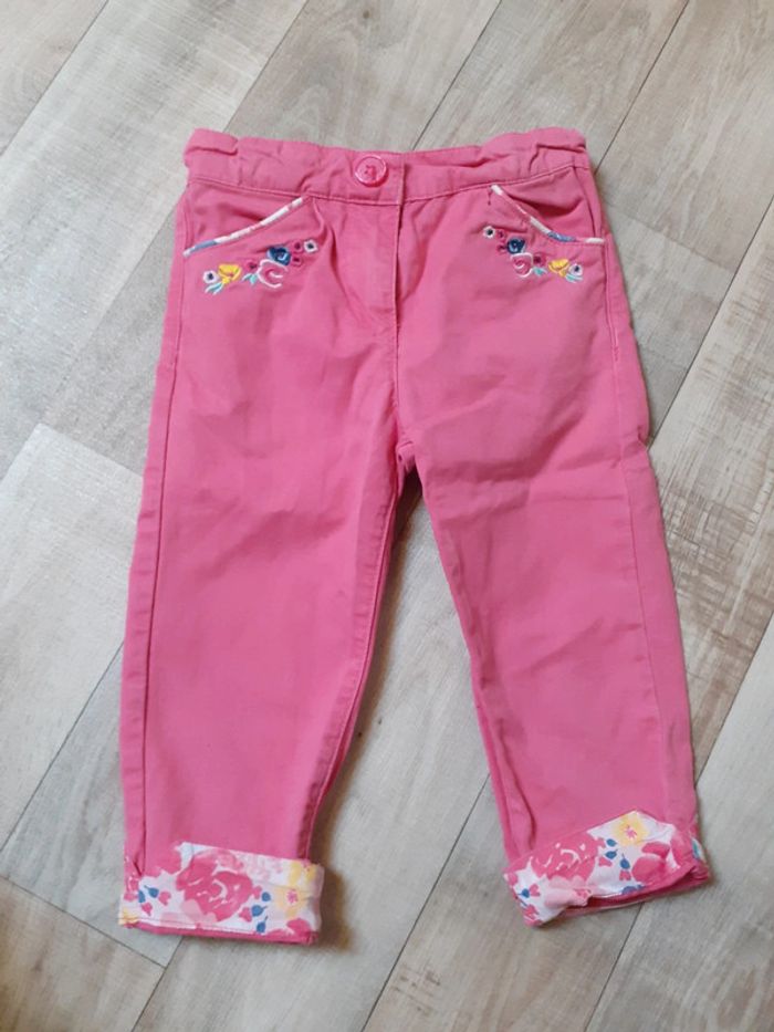 Pantacourt fille rose brodé fleuri 3 ans