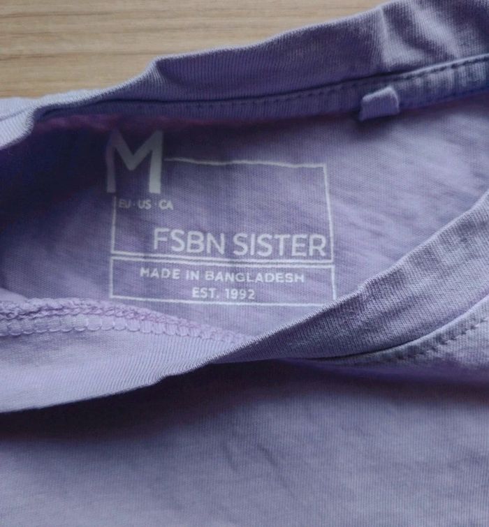 T-shirt taille M - photo numéro 2