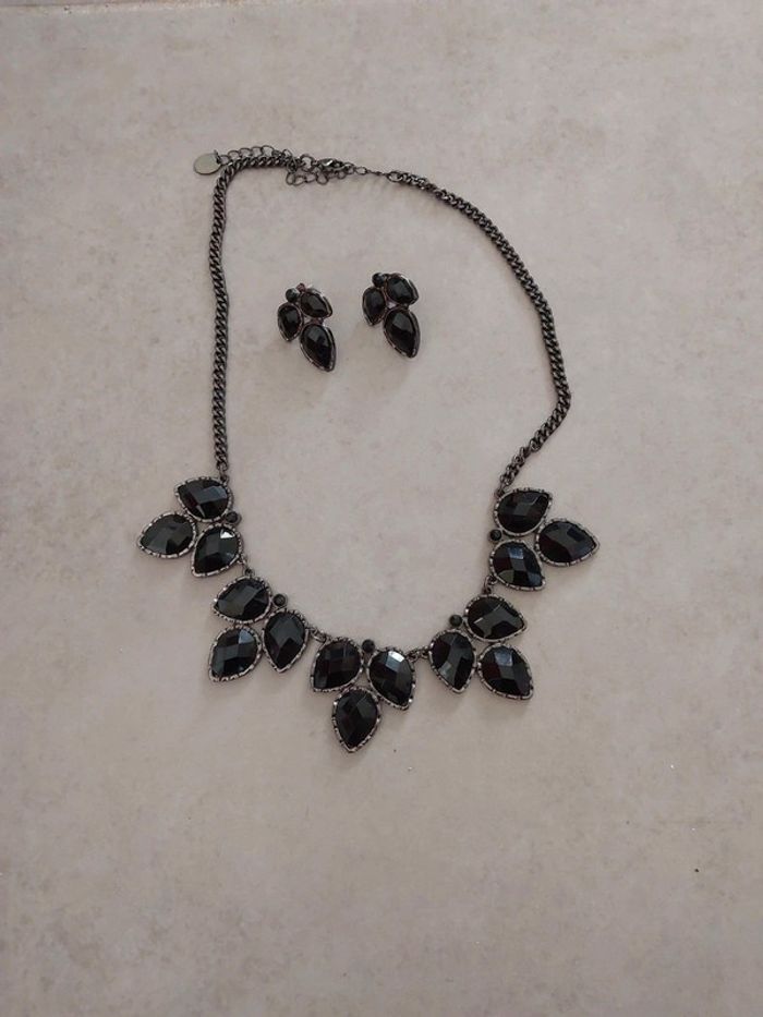 Parure collier et boucle d'oreille noir