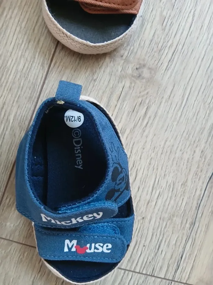 Chaussures bébé sandales 9-12 mois winnie et Mickey - photo numéro 2