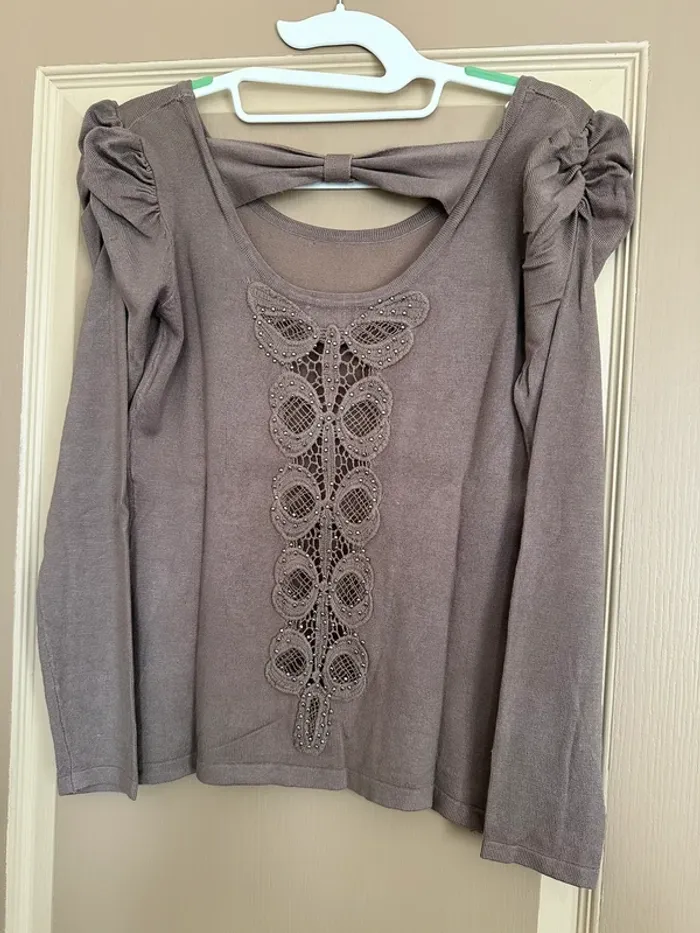 Pull avec strass - photo numéro 2