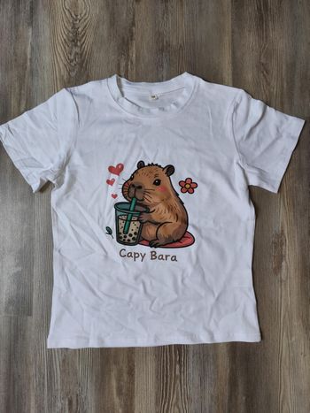 T-shirt Capybara , 9/10 ans , neuf