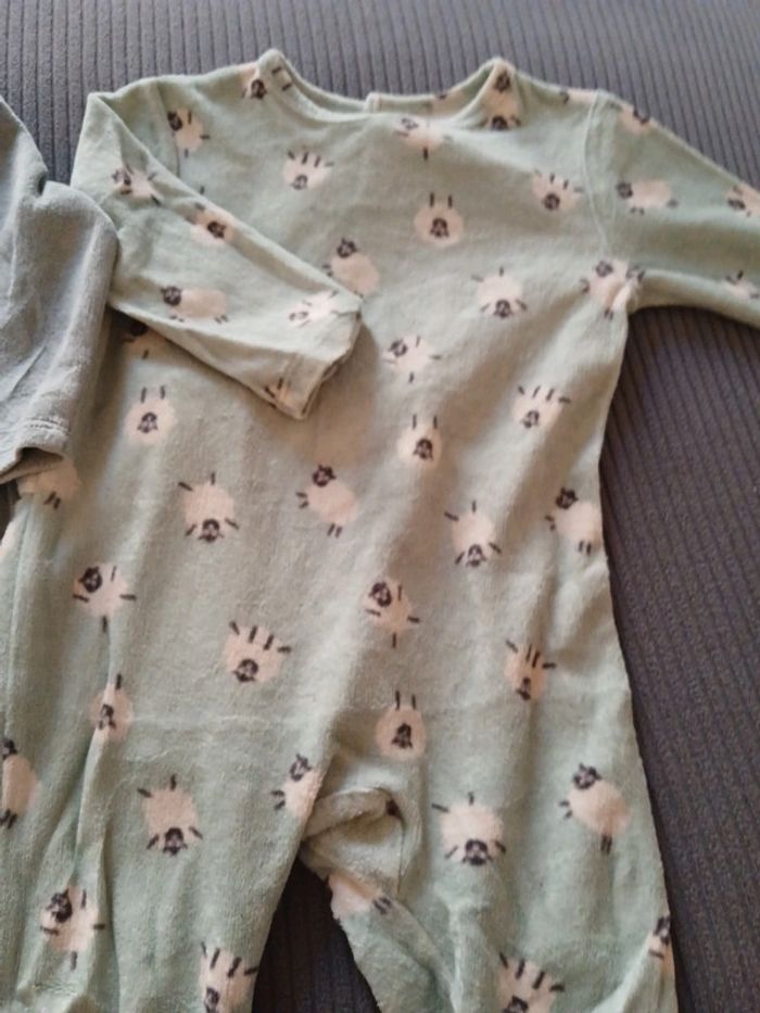 Pyjamas une pièce - photo numéro 8