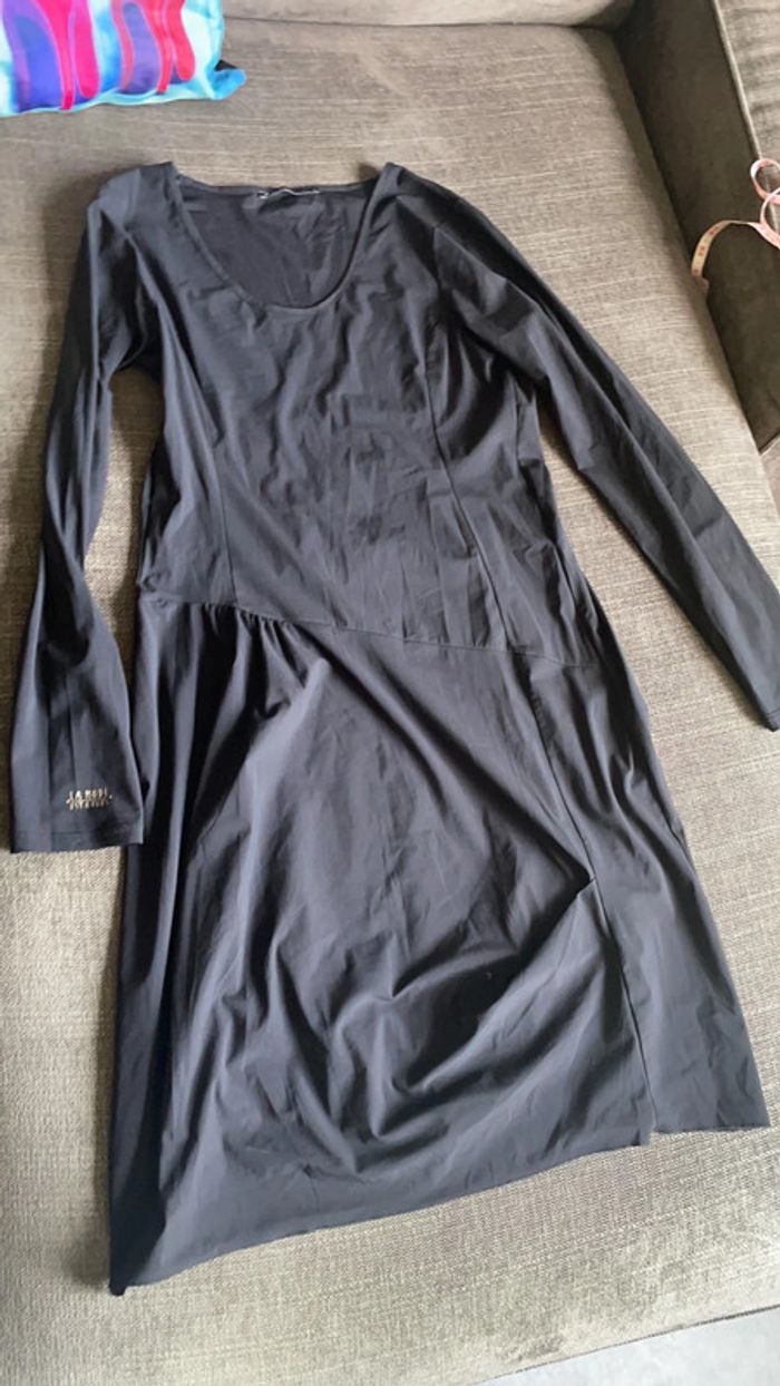 Robe noire - photo numéro 3