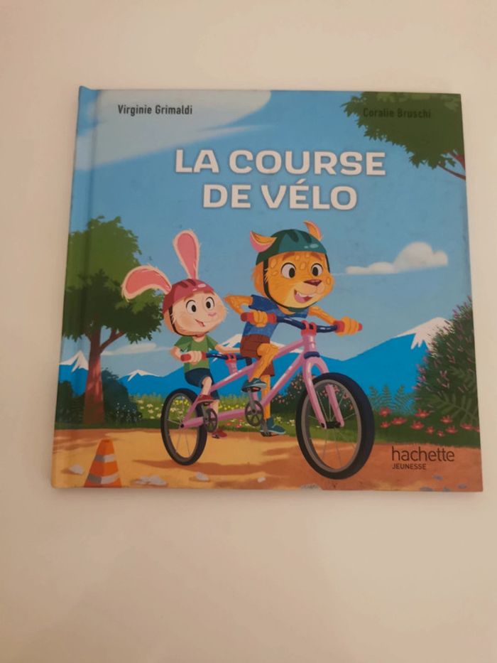 Livre esprit sportif la course de vélo hachette jeunesse